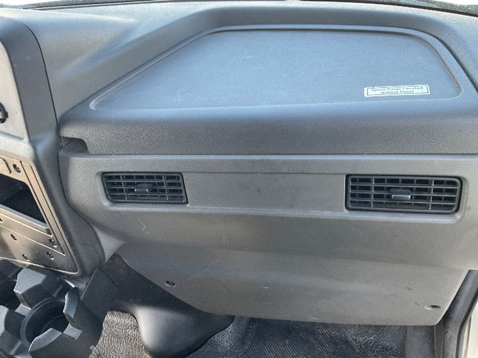 Medium Duty Box Truck-Light and Medium Duty Trucks-International-2020-MV607-Kansas City-MO-347,593\n\t\tmiles-$ 22,250 - Image 21