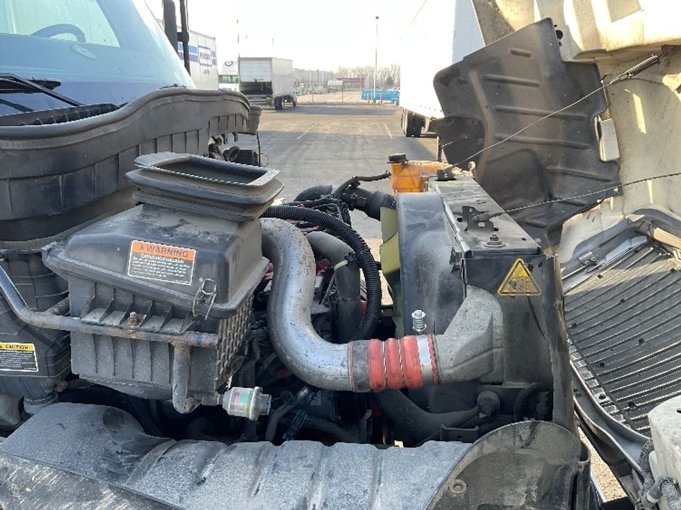 Medium Duty Box Truck-Light and Medium Duty Trucks-International-2020-MV607-Kansas City-MO-347,593\n\t\tmiles-$ 22,250 - Image 23