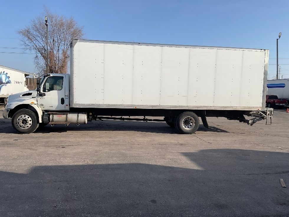 Medium Duty Box Truck-Light and Medium Duty Trucks-International-2020-MV607-Kansas City-MO-347,593\n\t\tmiles-$ 22,250 - Image 4