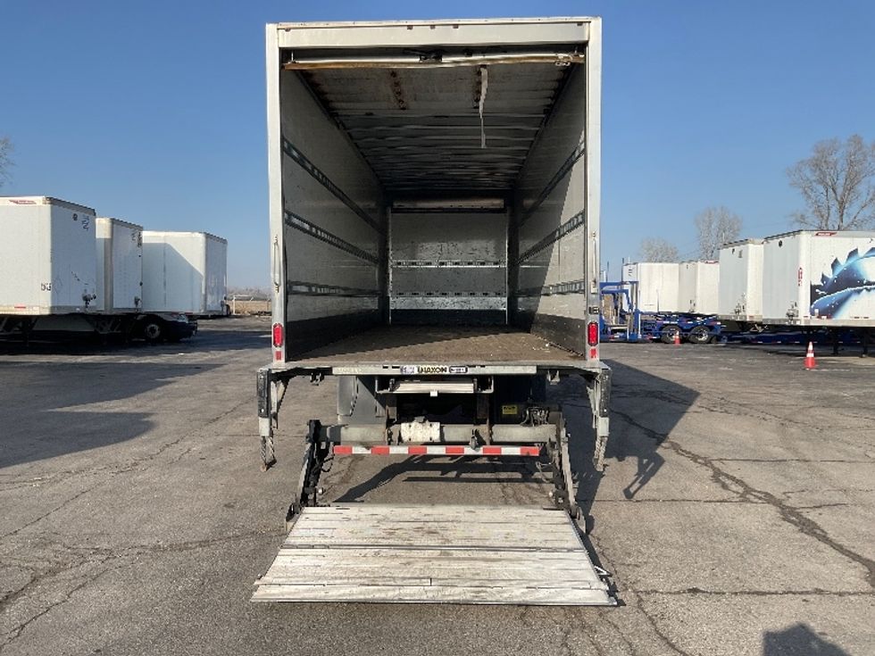 Medium Duty Box Truck-Light and Medium Duty Trucks-International-2020-MV607-Kansas City-MO-347,593\n\t\tmiles-$ 22,250 - Image 9