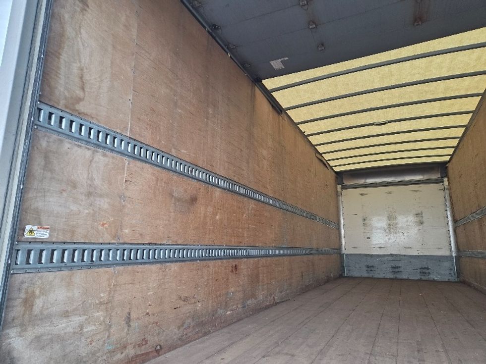 Medium Duty Box Truck-Light and Medium Duty Trucks-International-2020-MV607-Kansas City-MO-359,984\n\t\tmiles-$ 21,750 - Image 11
