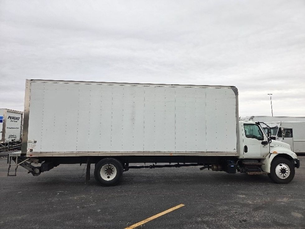 Medium Duty Box Truck-Light and Medium Duty Trucks-International-2020-MV607-Kansas City-MO-359,984\n\t\tmiles-$ 21,750 - Image 15