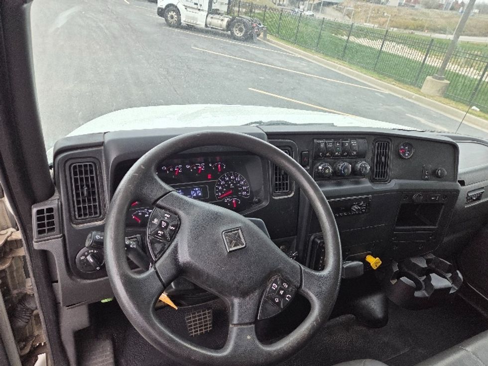 Medium Duty Box Truck-Light and Medium Duty Trucks-International-2020-MV607-Kansas City-MO-359,984\n\t\tmiles-$ 21,750 - Image 18