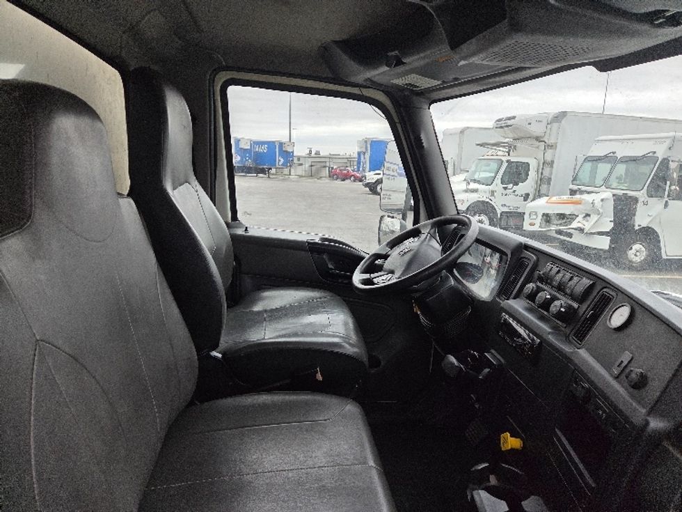 Medium Duty Box Truck-Light and Medium Duty Trucks-International-2020-MV607-Kansas City-MO-359,984\n\t\tmiles-$ 21,750 - Image 22