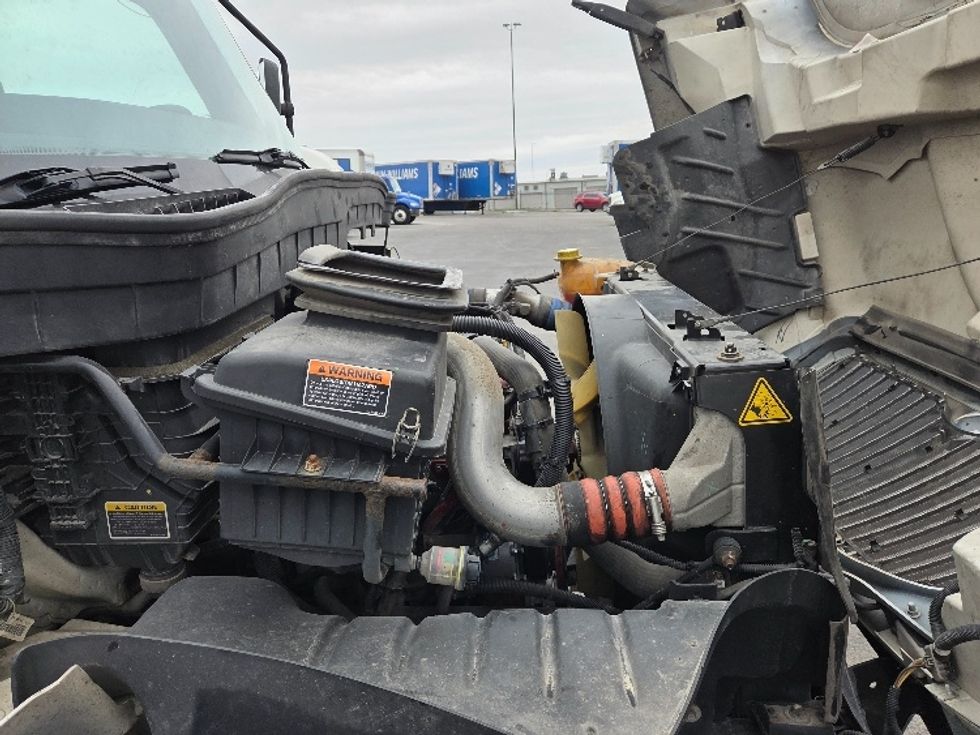 Medium Duty Box Truck-Light and Medium Duty Trucks-International-2020-MV607-Kansas City-MO-359,984\n\t\tmiles-$ 21,750 - Image 23