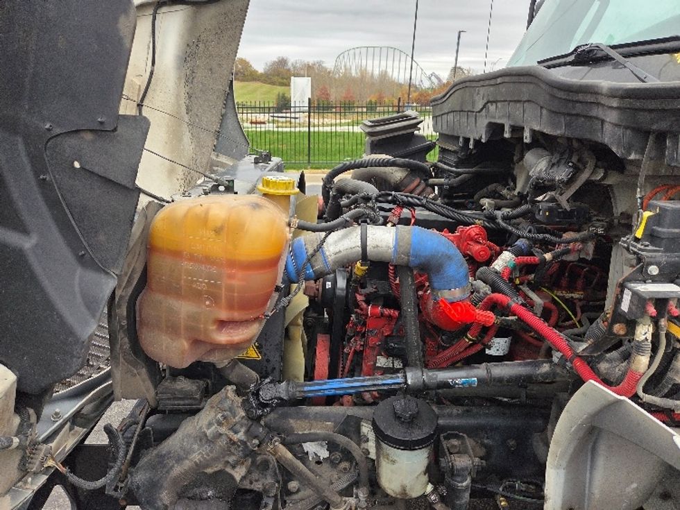 Medium Duty Box Truck-Light and Medium Duty Trucks-International-2020-MV607-Kansas City-MO-359,984\n\t\tmiles-$ 21,750 - Image 24