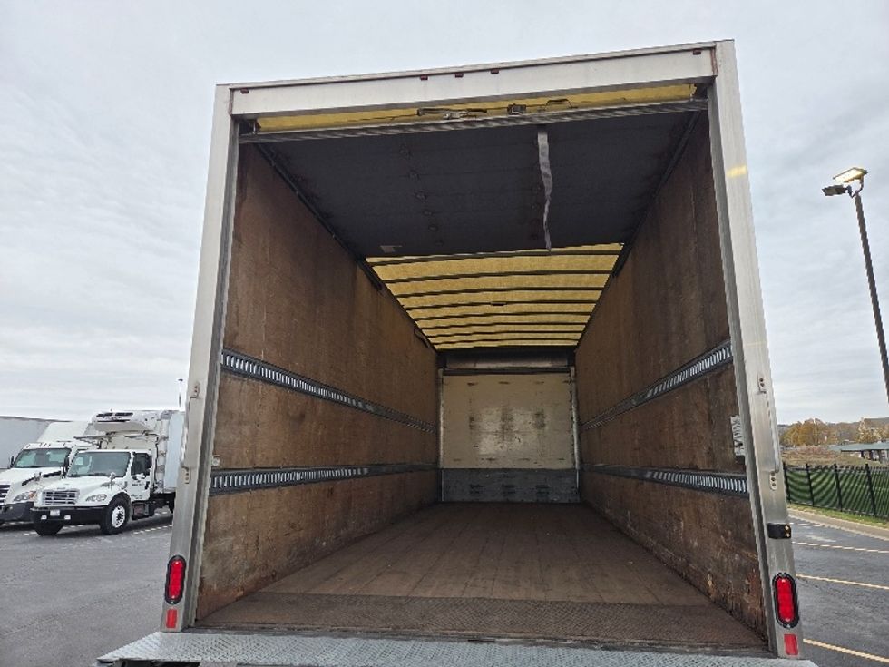 Medium Duty Box Truck-Light and Medium Duty Trucks-International-2020-MV607-Kansas City-MO-359,984\n\t\tmiles-$ 21,750 - Image 8