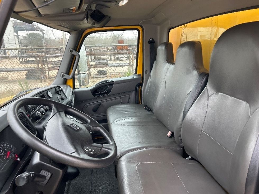Medium Duty Box Truck-Light and Medium Duty Trucks-International-2020-MV607-Katy-TX-145,958\n\t\tmiles-$ 45,750 - Image 19
