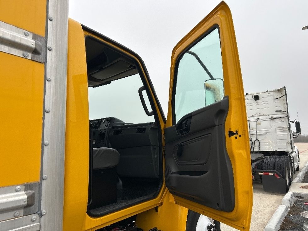 Medium Duty Box Truck-Light and Medium Duty Trucks-International-2020-MV607-Katy-TX-145,958\n\t\tmiles-$ 45,750 - Image 20