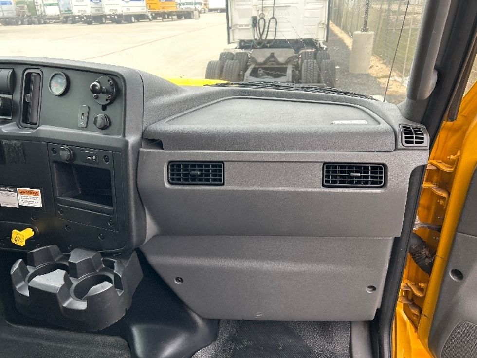 Medium Duty Box Truck-Light and Medium Duty Trucks-International-2020-MV607-Katy-TX-145,958\n\t\tmiles-$ 45,750 - Image 21