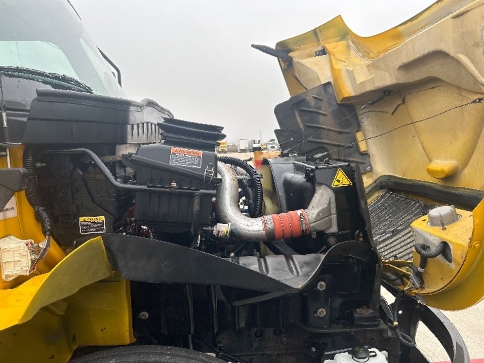 Medium Duty Box Truck-Light and Medium Duty Trucks-International-2020-MV607-Katy-TX-145,958\n\t\tmiles-$ 45,750 - Image 23