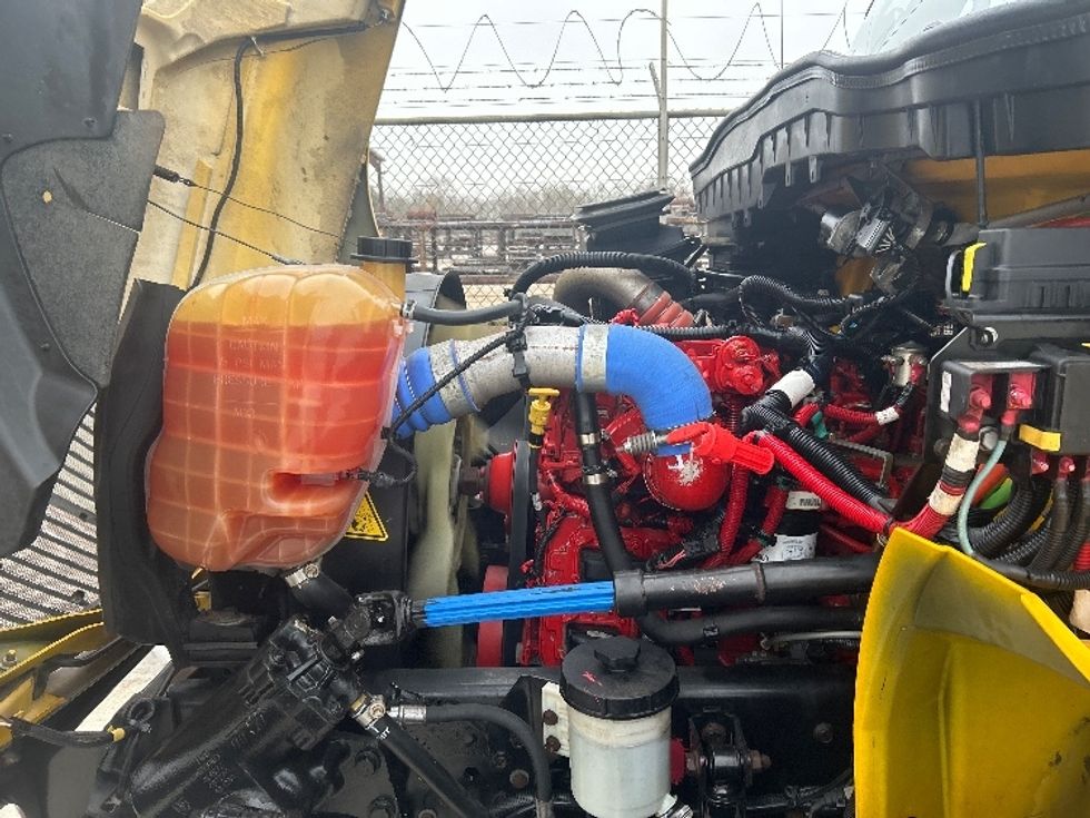 Medium Duty Box Truck-Light and Medium Duty Trucks-International-2020-MV607-Katy-TX-145,958\n\t\tmiles-$ 45,750 - Image 24