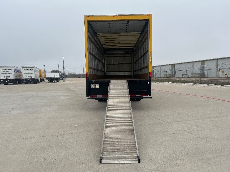 Medium Duty Box Truck-Light and Medium Duty Trucks-International-2020-MV607-Katy-TX-145,958\n\t\tmiles-$ 45,750 - Image 9