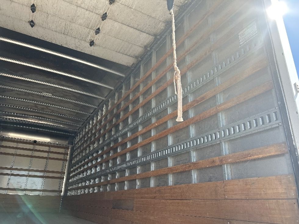 Medium Duty Box Truck-Light and Medium Duty Trucks-International-2020-MV607-Katy-TX-234,700\n\t\tmiles-$ 36,000 - Image 12