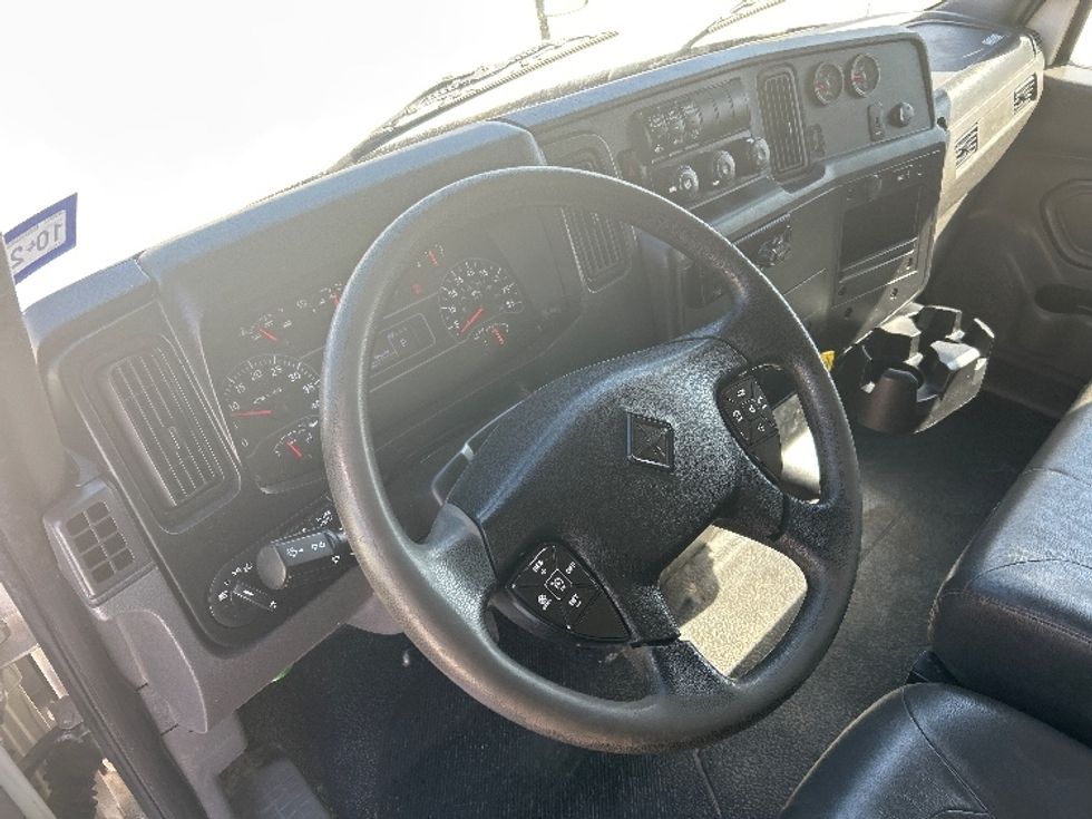 Medium Duty Box Truck-Light and Medium Duty Trucks-International-2020-MV607-Katy-TX-234,700\n\t\tmiles-$ 36,000 - Image 17