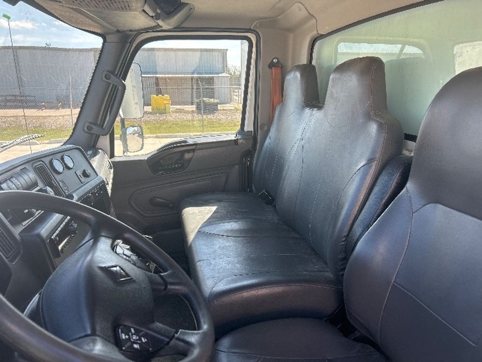Medium Duty Box Truck-Light and Medium Duty Trucks-International-2020-MV607-Katy-TX-234,700\n\t\tmiles-$ 36,000 - Image 19