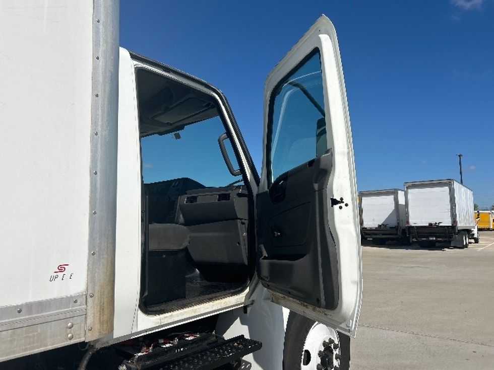 Medium Duty Box Truck-Light and Medium Duty Trucks-International-2020-MV607-Katy-TX-234,700\n\t\tmiles-$ 36,000 - Image 20