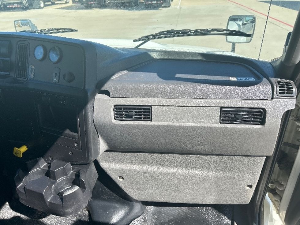 Medium Duty Box Truck-Light and Medium Duty Trucks-International-2020-MV607-Katy-TX-234,700\n\t\tmiles-$ 36,000 - Image 21