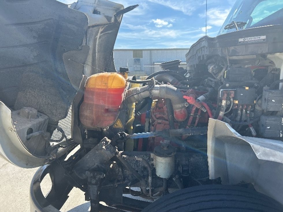 Medium Duty Box Truck-Light and Medium Duty Trucks-International-2020-MV607-Katy-TX-234,700\n\t\tmiles-$ 36,000 - Image 24