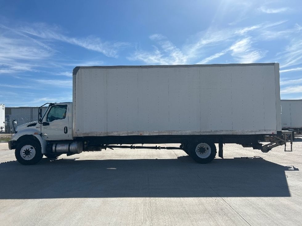 Medium Duty Box Truck-Light and Medium Duty Trucks-International-2020-MV607-Katy-TX-234,700\n\t\tmiles-$ 36,000 - Image 4