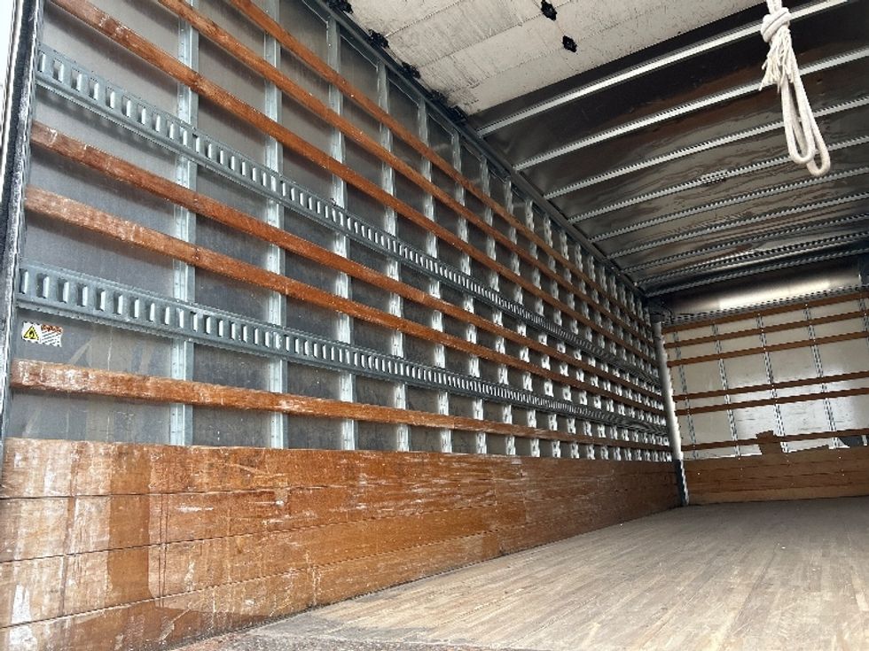 Medium Duty Box Truck-Light and Medium Duty Trucks-International-2020-MV607-Katy-TX-246,430\n\t\tmiles-$ 34,250 - Image 11