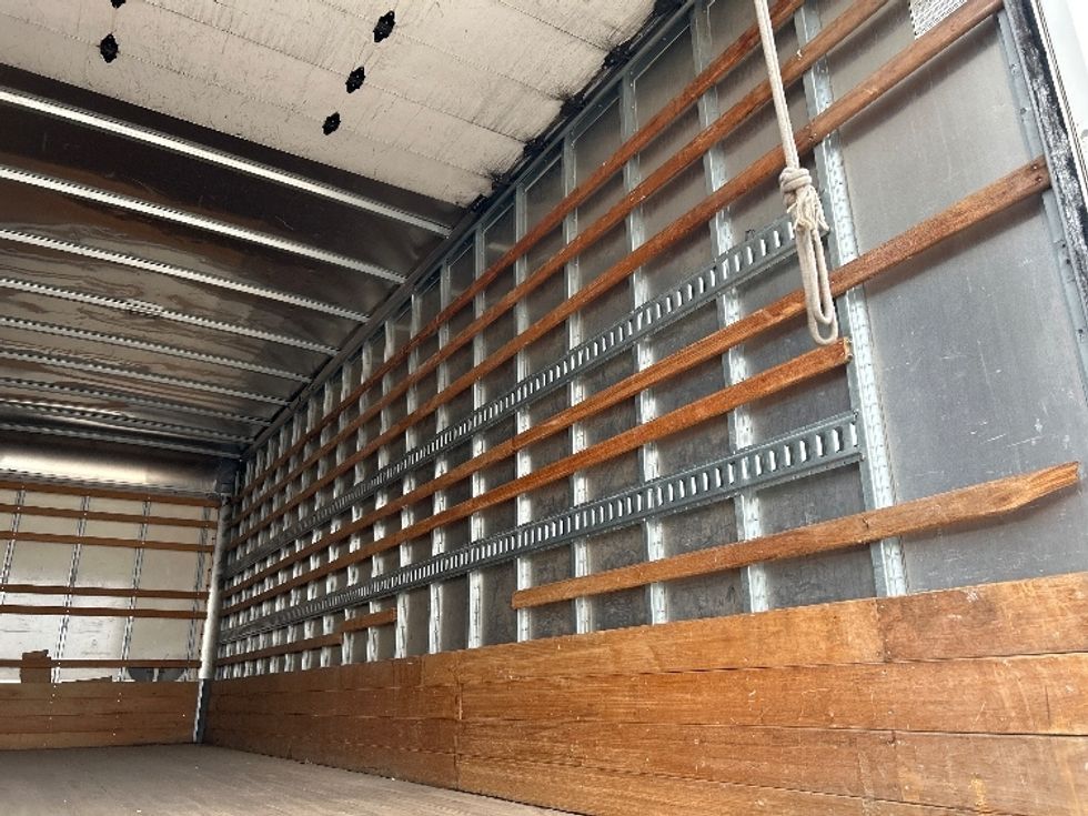 Medium Duty Box Truck-Light and Medium Duty Trucks-International-2020-MV607-Katy-TX-246,430\n\t\tmiles-$ 34,250 - Image 12