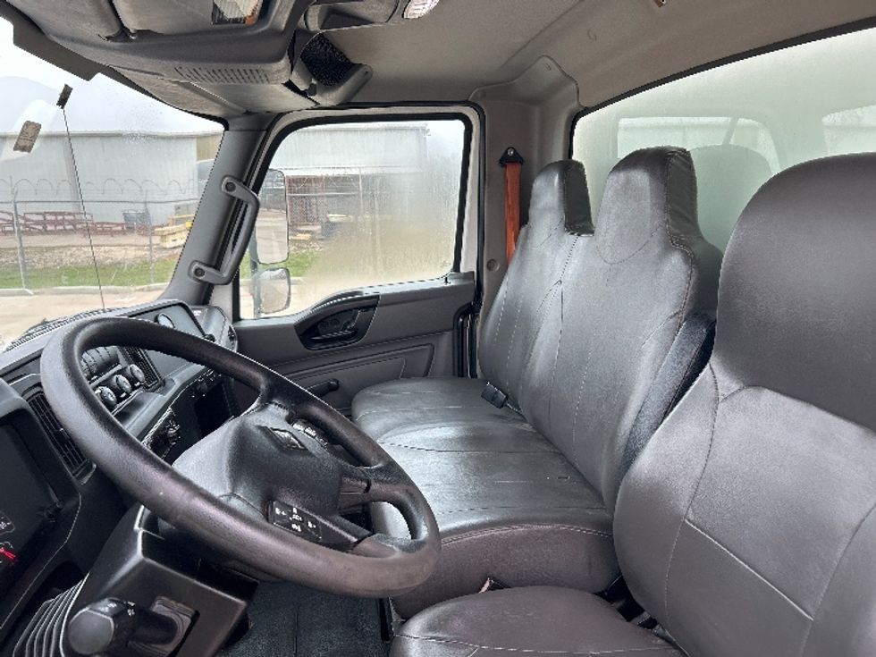 Medium Duty Box Truck-Light and Medium Duty Trucks-International-2020-MV607-Katy-TX-246,430\n\t\tmiles-$ 34,250 - Image 19