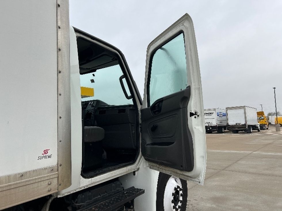 Medium Duty Box Truck-Light and Medium Duty Trucks-International-2020-MV607-Katy-TX-246,430\n\t\tmiles-$ 34,250 - Image 20