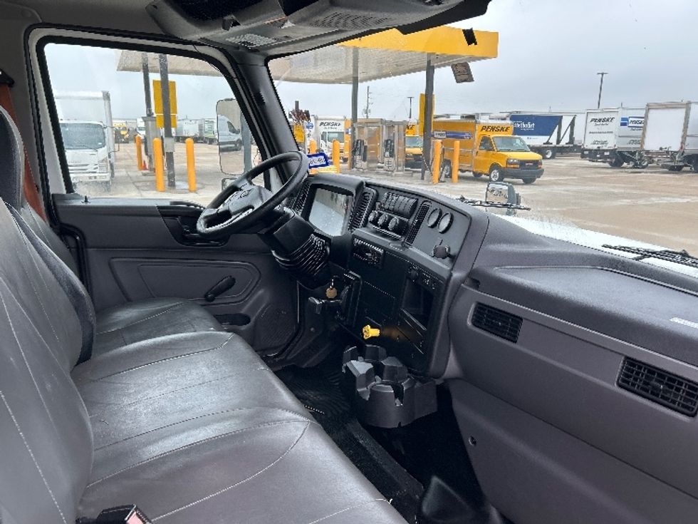 Medium Duty Box Truck-Light and Medium Duty Trucks-International-2020-MV607-Katy-TX-246,430\n\t\tmiles-$ 34,250 - Image 22