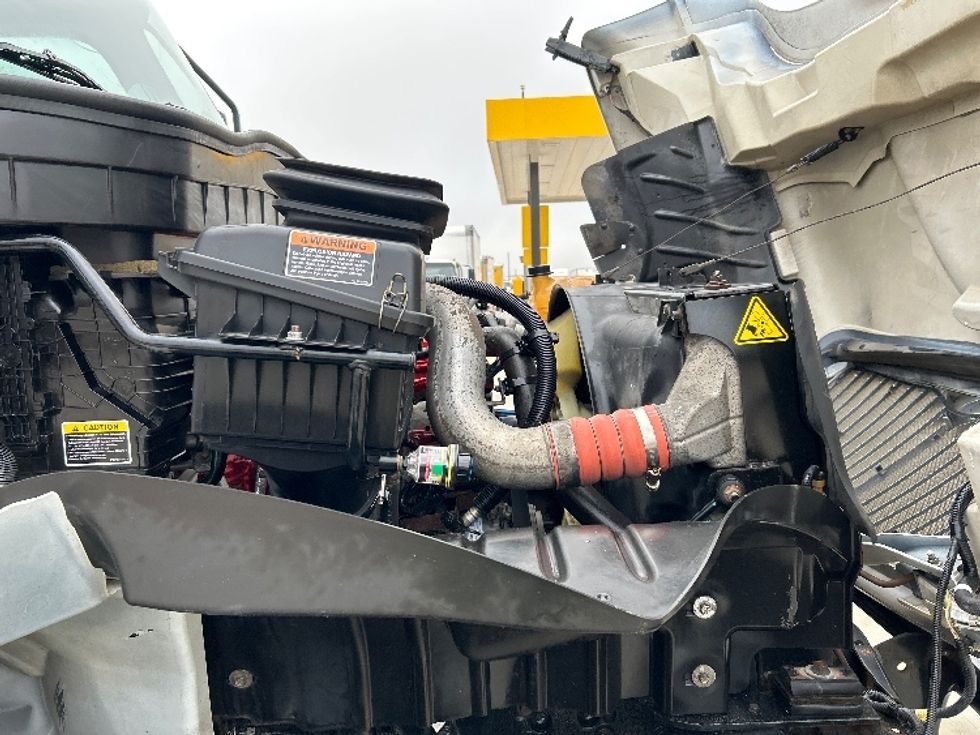 Medium Duty Box Truck-Light and Medium Duty Trucks-International-2020-MV607-Katy-TX-246,430\n\t\tmiles-$ 34,250 - Image 23