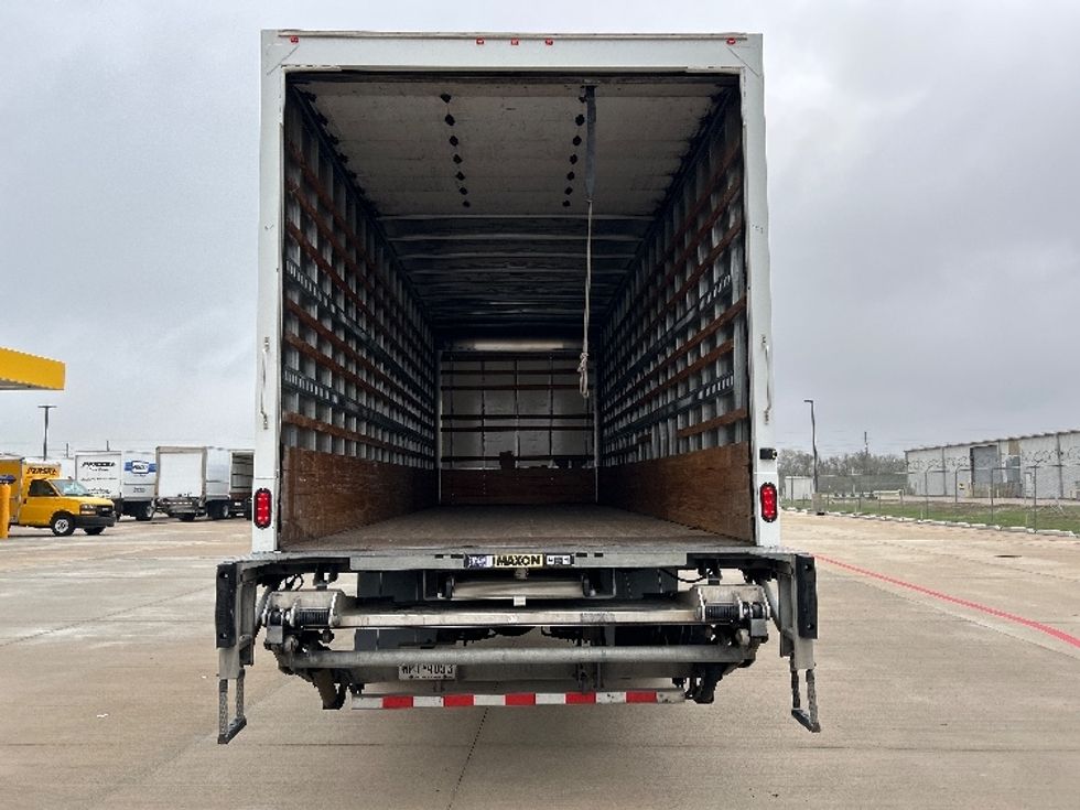 Medium Duty Box Truck-Light and Medium Duty Trucks-International-2020-MV607-Katy-TX-246,430\n\t\tmiles-$ 34,250 - Image 8