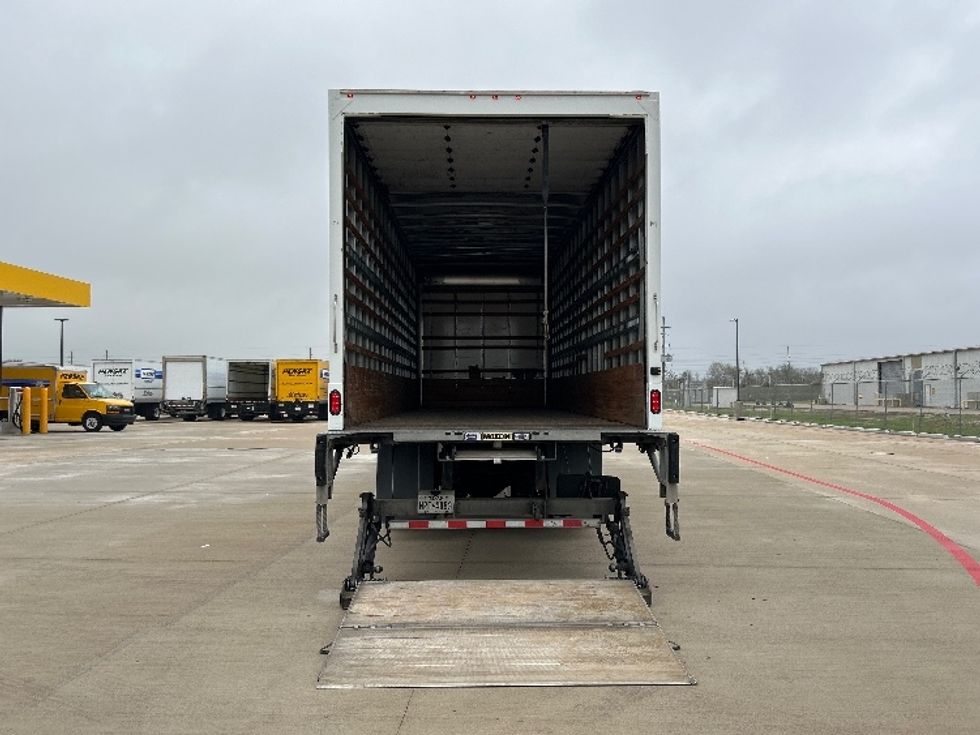 Medium Duty Box Truck-Light and Medium Duty Trucks-International-2020-MV607-Katy-TX-246,430\n\t\tmiles-$ 34,250 - Image 9