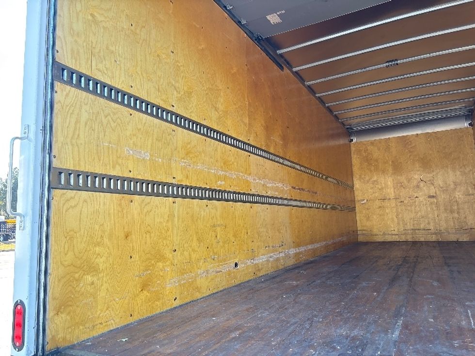 Medium Duty Box Truck-Light and Medium Duty Trucks-International-2020-MV607-Kennesaw-GA-24,318\n\t\tmiles-$ 69,500 - Image 11