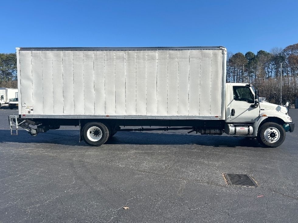 Medium Duty Box Truck-Light and Medium Duty Trucks-International-2020-MV607-Kennesaw-GA-24,318\n\t\tmiles-$ 69,500 - Image 15