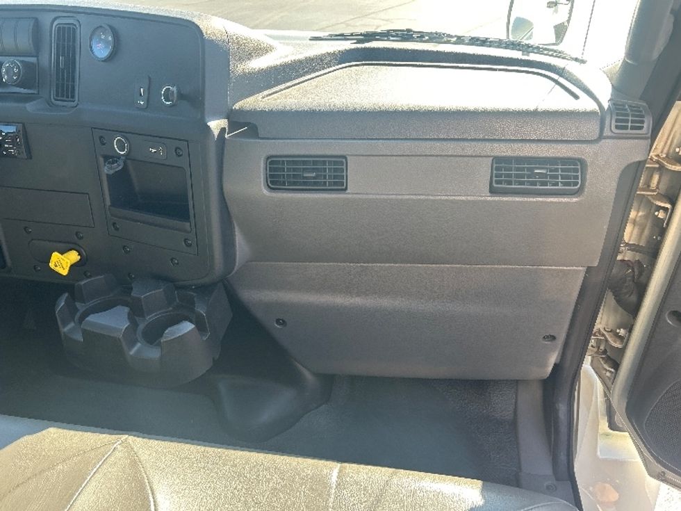 Medium Duty Box Truck-Light and Medium Duty Trucks-International-2020-MV607-Kennesaw-GA-24,318\n\t\tmiles-$ 69,500 - Image 21