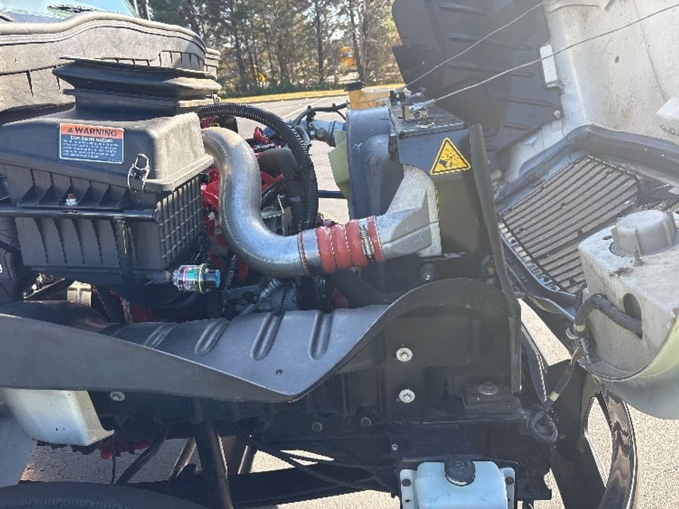 Medium Duty Box Truck-Light and Medium Duty Trucks-International-2020-MV607-Kennesaw-GA-24,318\n\t\tmiles-$ 69,500 - Image 23