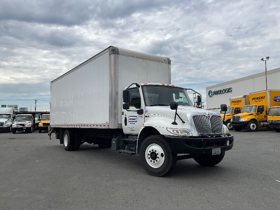 Medium Duty Box Truck-Light and Medium Duty Trucks-International-2020-MV607-Kent-WA-114,291\n\t\tmiles-$ 49,000 - Image 1