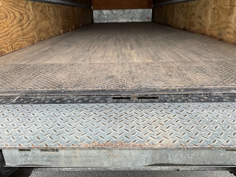 Medium Duty Box Truck-Light and Medium Duty Trucks-International-2020-MV607-Kent-WA-114,291\n\t\tmiles-$ 49,000 - Image 10