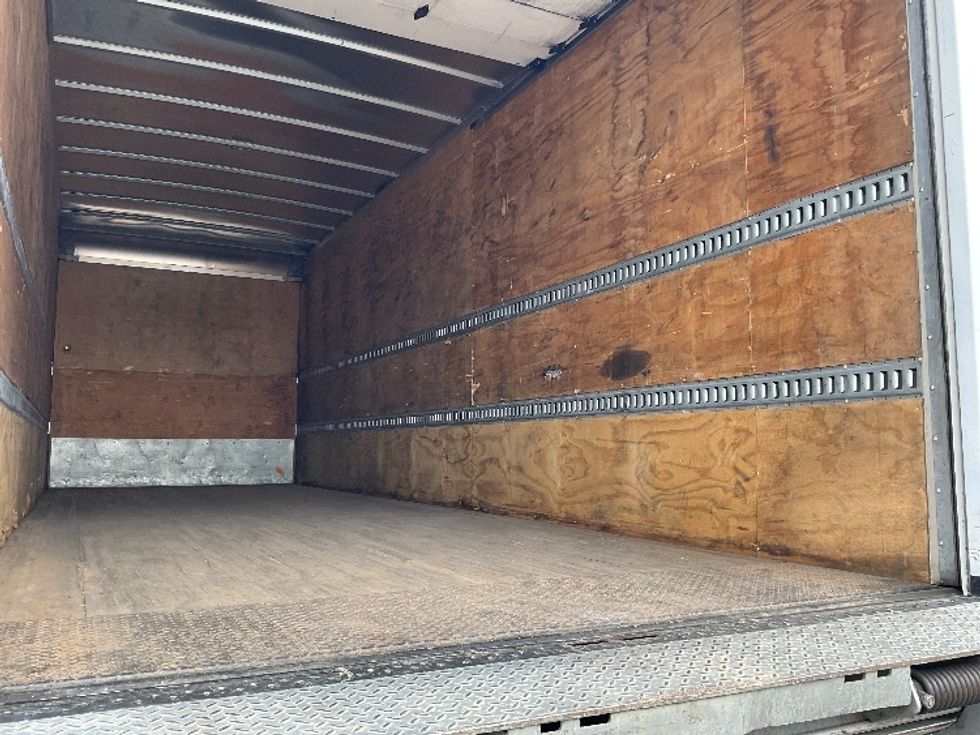 Medium Duty Box Truck-Light and Medium Duty Trucks-International-2020-MV607-Kent-WA-114,291\n\t\tmiles-$ 49,000 - Image 12