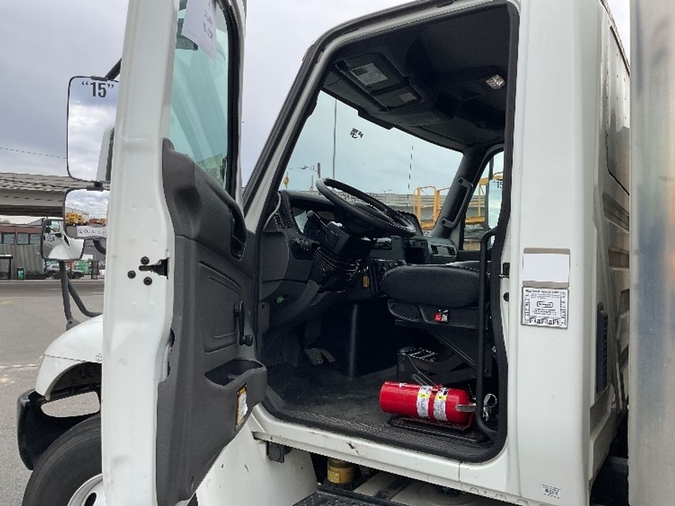 Medium Duty Box Truck-Light and Medium Duty Trucks-International-2020-MV607-Kent-WA-114,291\n\t\tmiles-$ 49,000 - Image 16