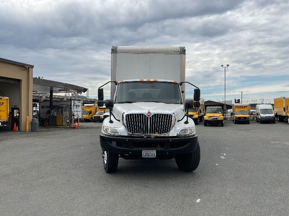 Medium Duty Box Truck-Light and Medium Duty Trucks-International-2020-MV607-Kent-WA-114,291\n\t\tmiles-$ 49,000 - Image 2