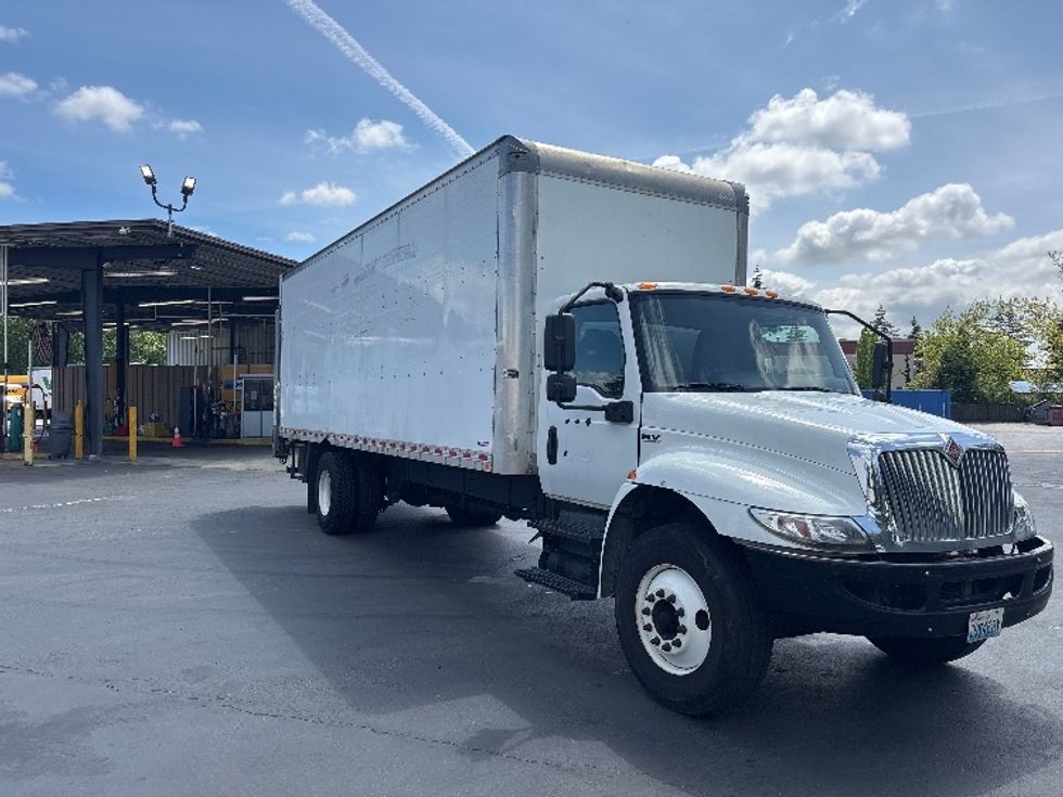 Medium Duty Box Truck-Light and Medium Duty Trucks-International-2020-MV607-Kent-WA-122,036\n\t\tmiles-$ 57,500 - Image 1
