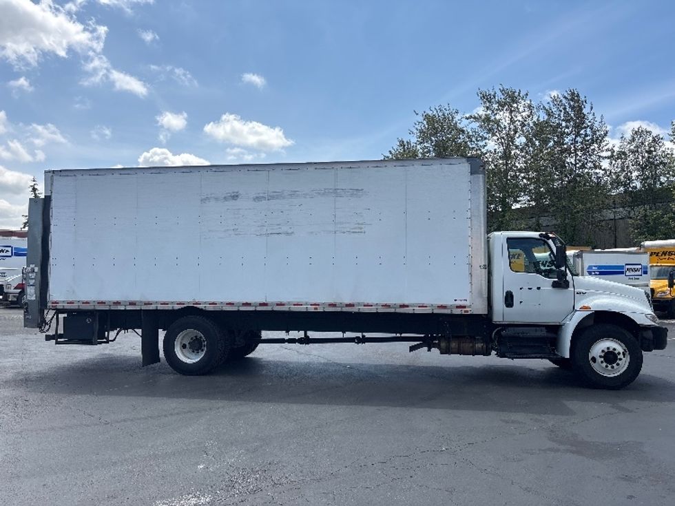 Medium Duty Box Truck-Light and Medium Duty Trucks-International-2020-MV607-Kent-WA-122,036\n\t\tmiles-$ 57,500 - Image 12