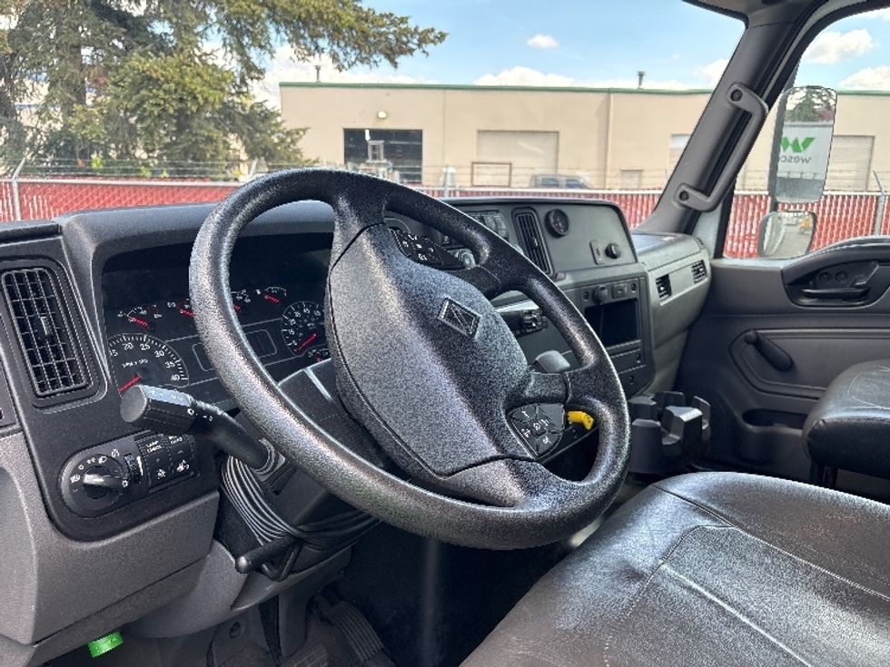Medium Duty Box Truck-Light and Medium Duty Trucks-International-2020-MV607-Kent-WA-122,036\n\t\tmiles-$ 57,500 - Image 17