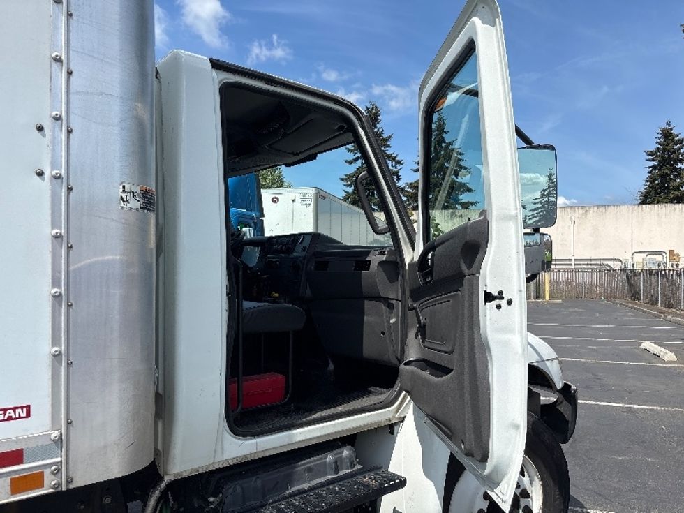 Medium Duty Box Truck-Light and Medium Duty Trucks-International-2020-MV607-Kent-WA-122,036\n\t\tmiles-$ 57,500 - Image 20