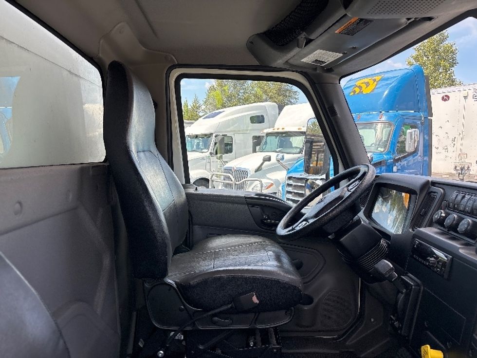 Medium Duty Box Truck-Light and Medium Duty Trucks-International-2020-MV607-Kent-WA-122,036\n\t\tmiles-$ 57,500 - Image 22
