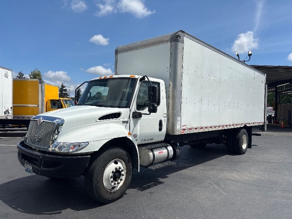 Medium Duty Box Truck-Light and Medium Duty Trucks-International-2020-MV607-Kent-WA-122,036\n\t\tmiles-$ 57,500 - Image 3