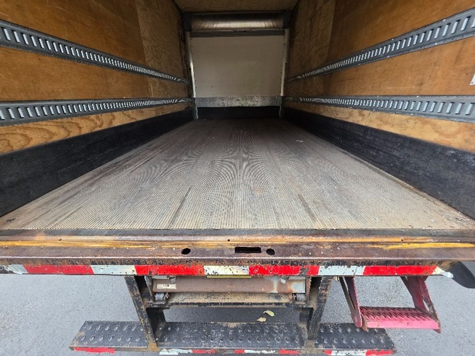 Medium Duty Box Truck-Light and Medium Duty Trucks-International-2020-MV607-Kent-WA-123,015\n\t\tmiles-$ 46,750 - Image 10
