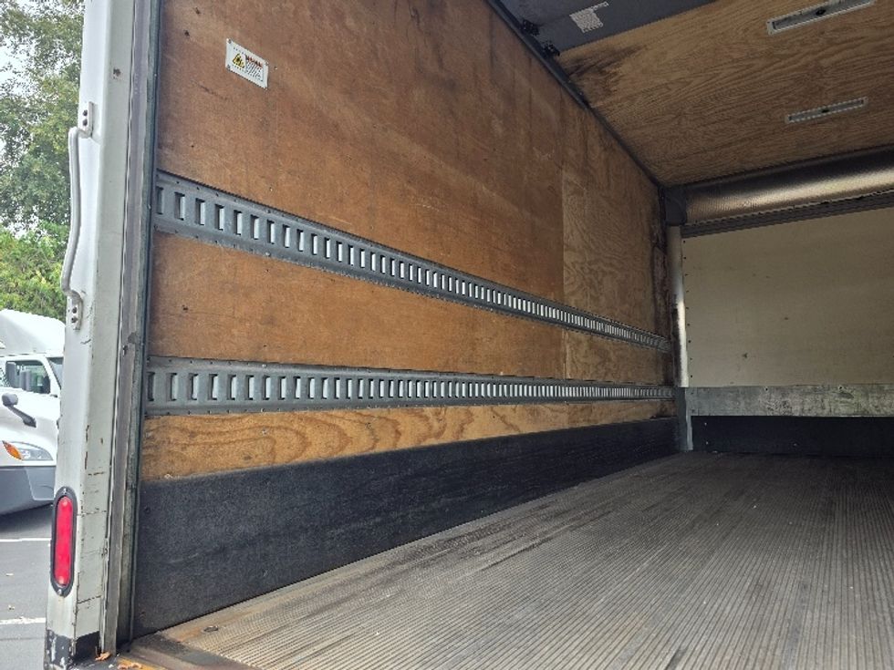 Medium Duty Box Truck-Light and Medium Duty Trucks-International-2020-MV607-Kent-WA-123,015\n\t\tmiles-$ 46,750 - Image 11