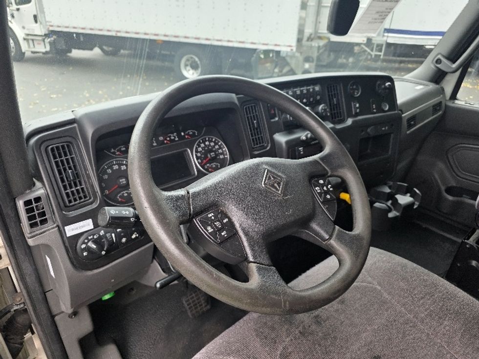 Medium Duty Box Truck-Light and Medium Duty Trucks-International-2020-MV607-Kent-WA-123,015\n\t\tmiles-$ 46,750 - Image 17